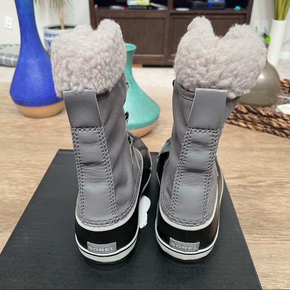 Sorel Yoot Pac Nylon Insulated Gray Kids Snow Boots. New, never worn - Picture 3 of 4